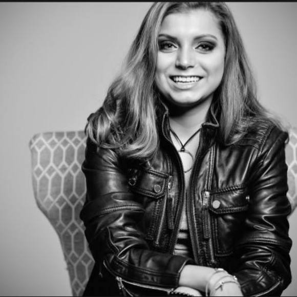 Meet your Posher, Maria - Picture 1 of 1